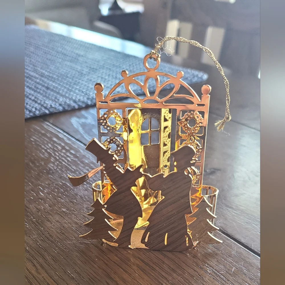 Danbury Mint 1984 Carolers 24k gold electroplated collectible ornament